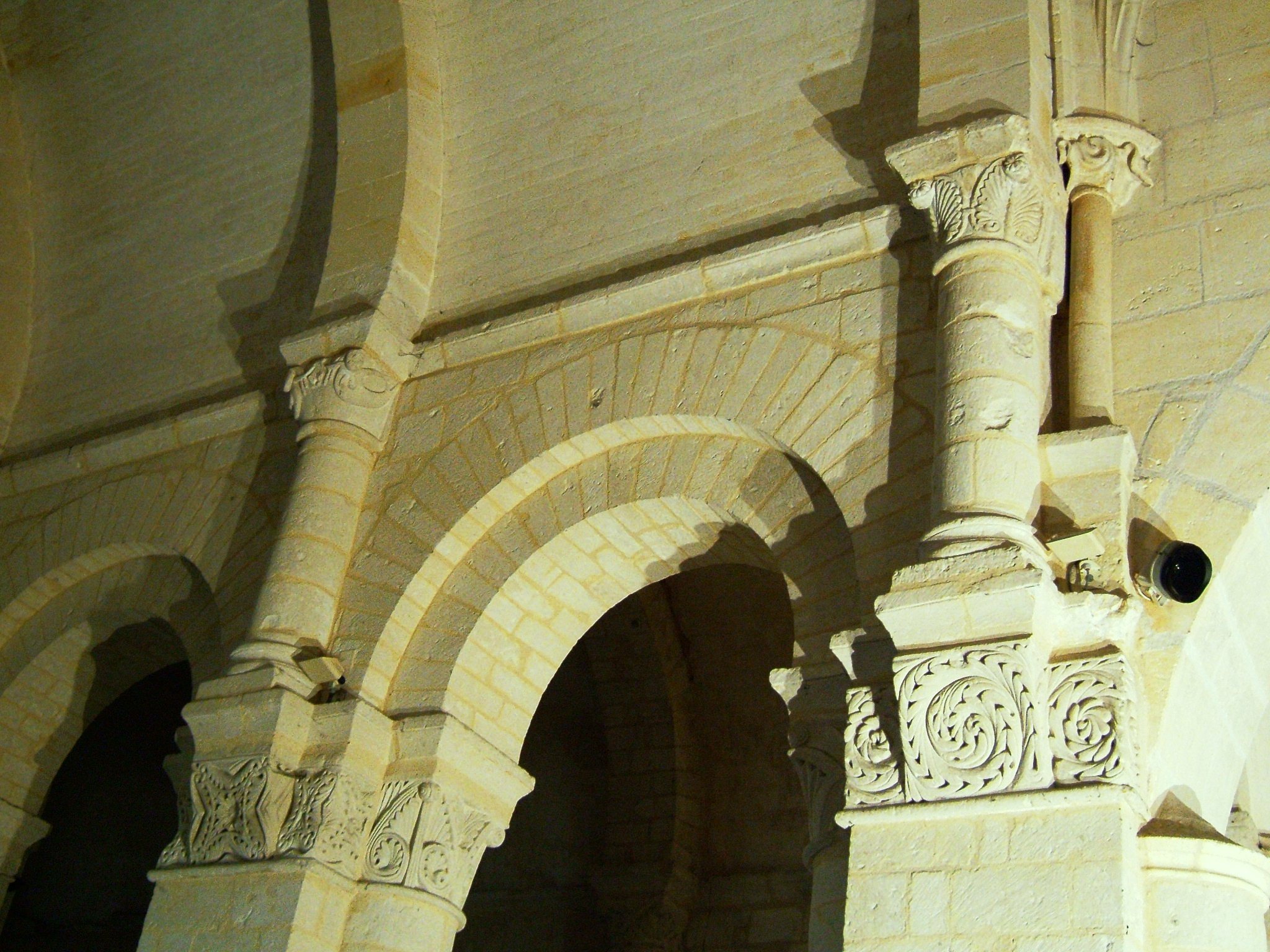 Église haute Saint-Eutrope de SAINTES (17)