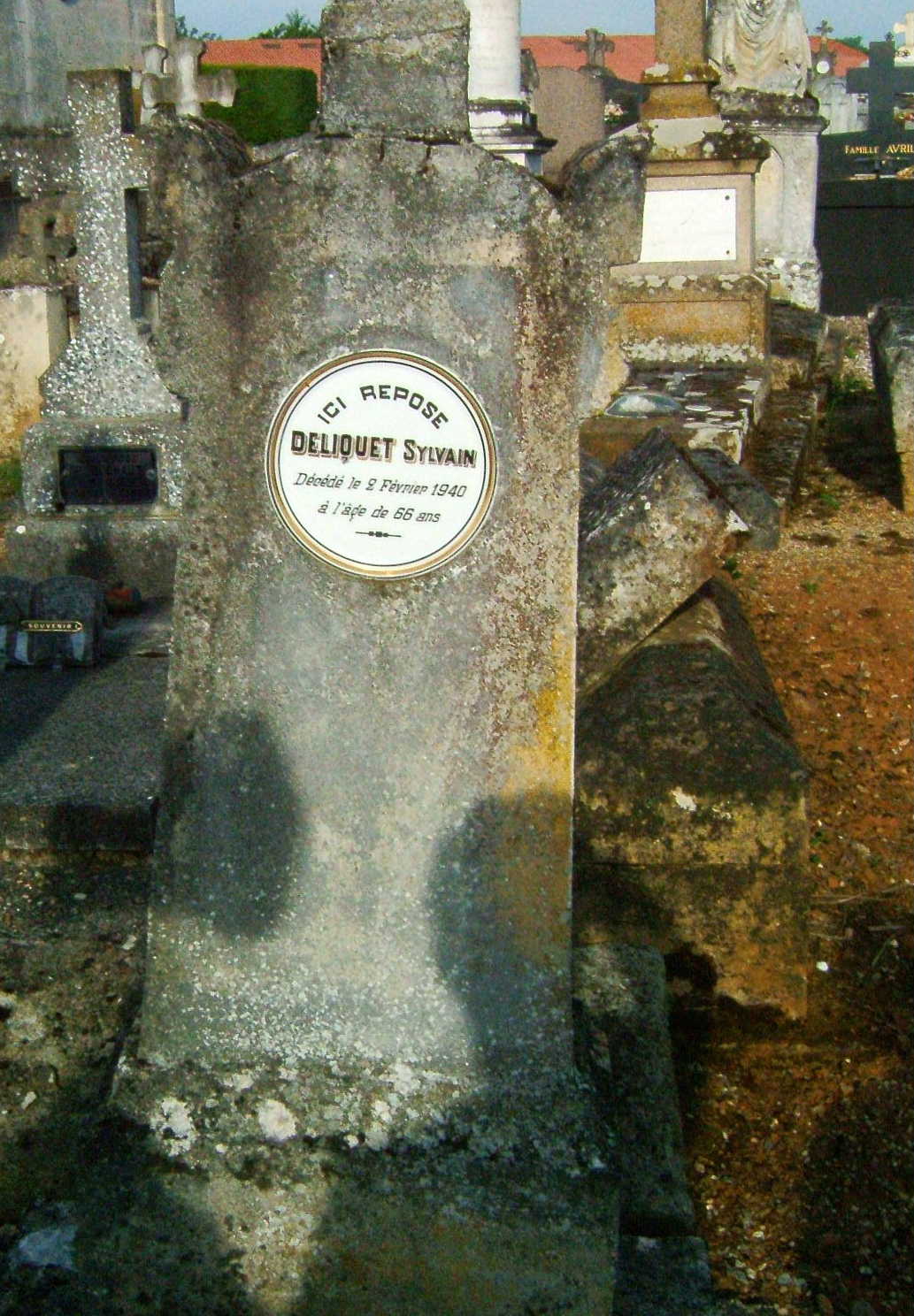 La tombe de mon gd-père à LESSAC